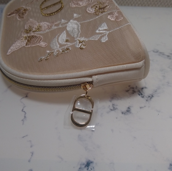 DIOR Mesh Beauty Pouch Bag Embroidered Butterflies and Dragonflies - Picture 6 of 8